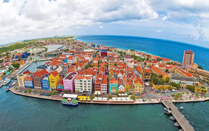 Mergulhando no Azul Estonteante de Curaçao: Um Caribe para Levar no Coração!